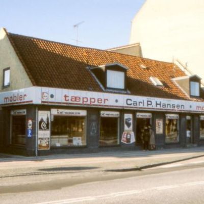 Carl P. Hansen  møbelforretning 1981 (Foto: Orla Larsen 1981. Lokalhistorisk Arkiv Hillerød Bibliotek)  