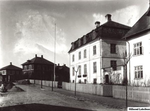 Frederiksborg-Husholdningsskole-Lindevej-3-Foto-1920-30-Olaf-Staunstrup