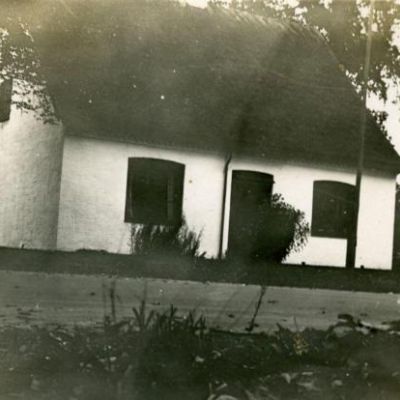 Teglgårdshus set fra Funkevej. (Foto dateret til 1920-50. Lokalhistorisk Arkiv, Hillerød Bibliotek).