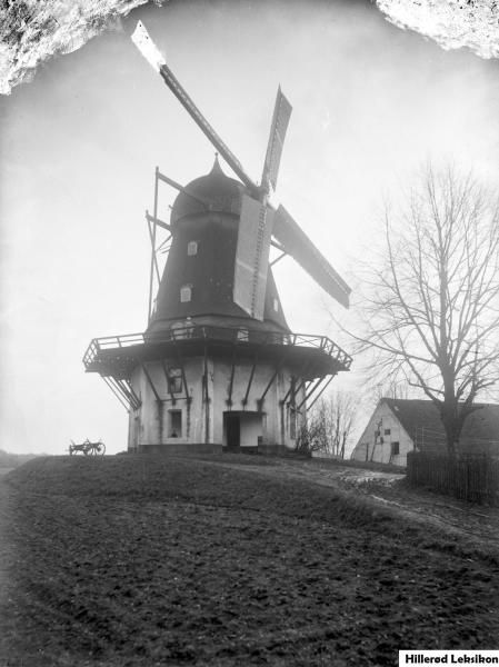 Christians Mølle år 1900. (Fotograf: Carl Rathsach. Lokalhistorisk Arkiv, Hillerød Bibliotek)