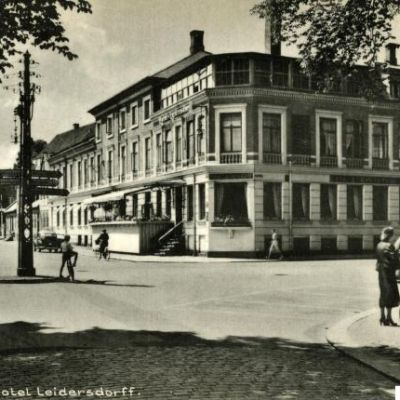 Hotel Leidersdorff. Postkort fra perioden 1930-50. (Ukendt fotograf.  Lokalhistorisk Arkiv, Hillerød Bibliotek.)