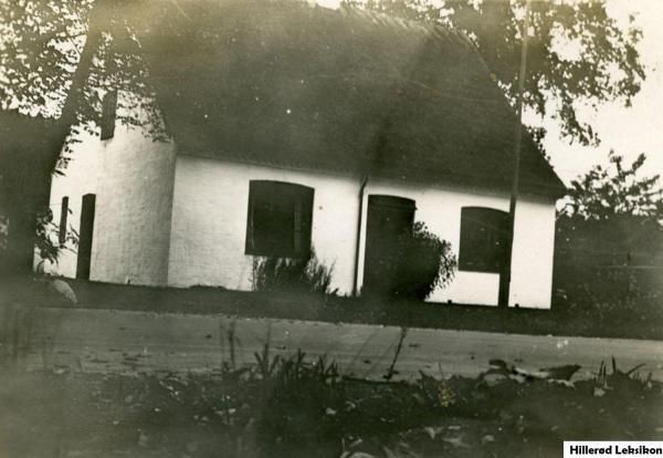 Teglgårdshus set fra Funkevej. (Foto dateret til 1920-50. Lokalhistorisk Arkiv, Hillerød Bibliotek).