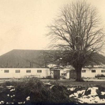 Hillerødsholm. Ridehuset. (Foto: Carl Rathsach, 1900. Lokalhistorisk Arkiv Hillerød Bibliotek).