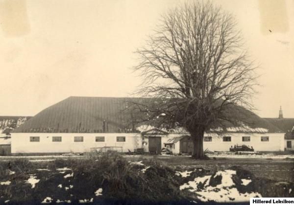 Hillerødsholm. Ridehuset. (Foto: Carl Rathsach, 1900. Lokalhistorisk Arkiv Hillerød Bibliotek).